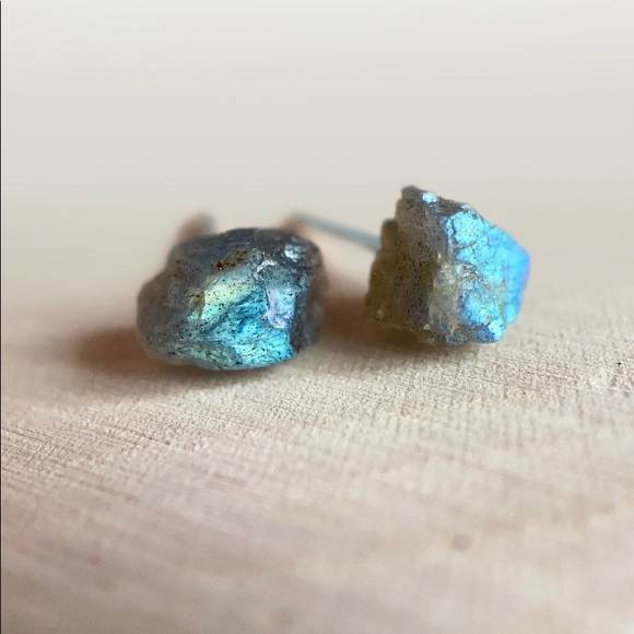 Handmade Jewelry - 🆕 New Raw Labradorite Crystal Stud Gemstone Earrings